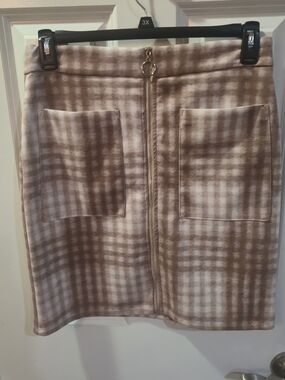 Alice Brown Beige Plaid Front-Zip Mini Skirt